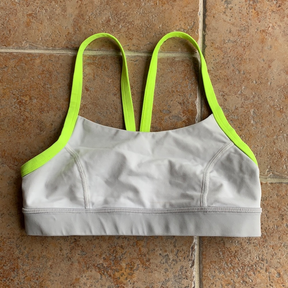 Lululemon rise and run sports bra
